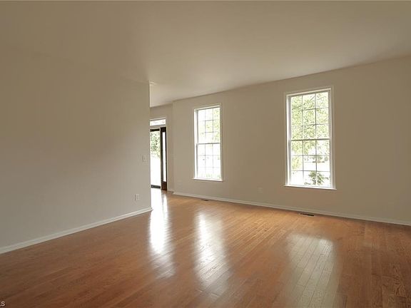 4th image of 5413 Cedar Field Dr