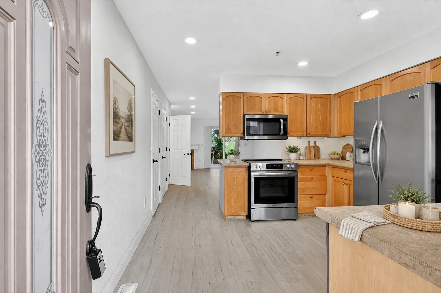 3 bed, 1428 sqft, $2,495 — Photo 3
