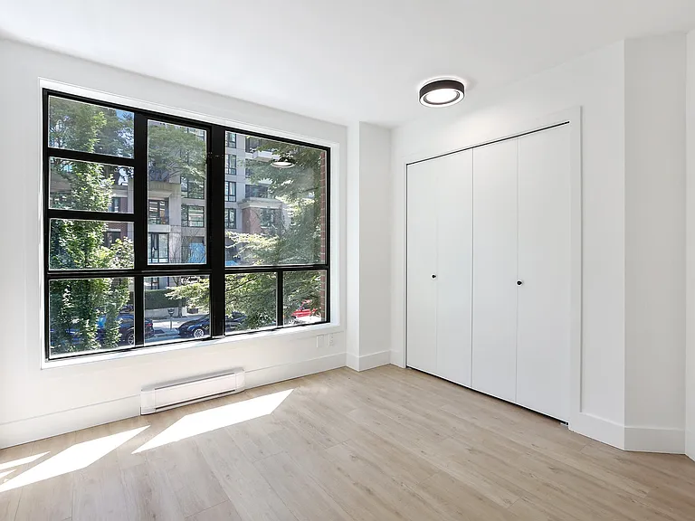 929 Homer St — Photo 10
