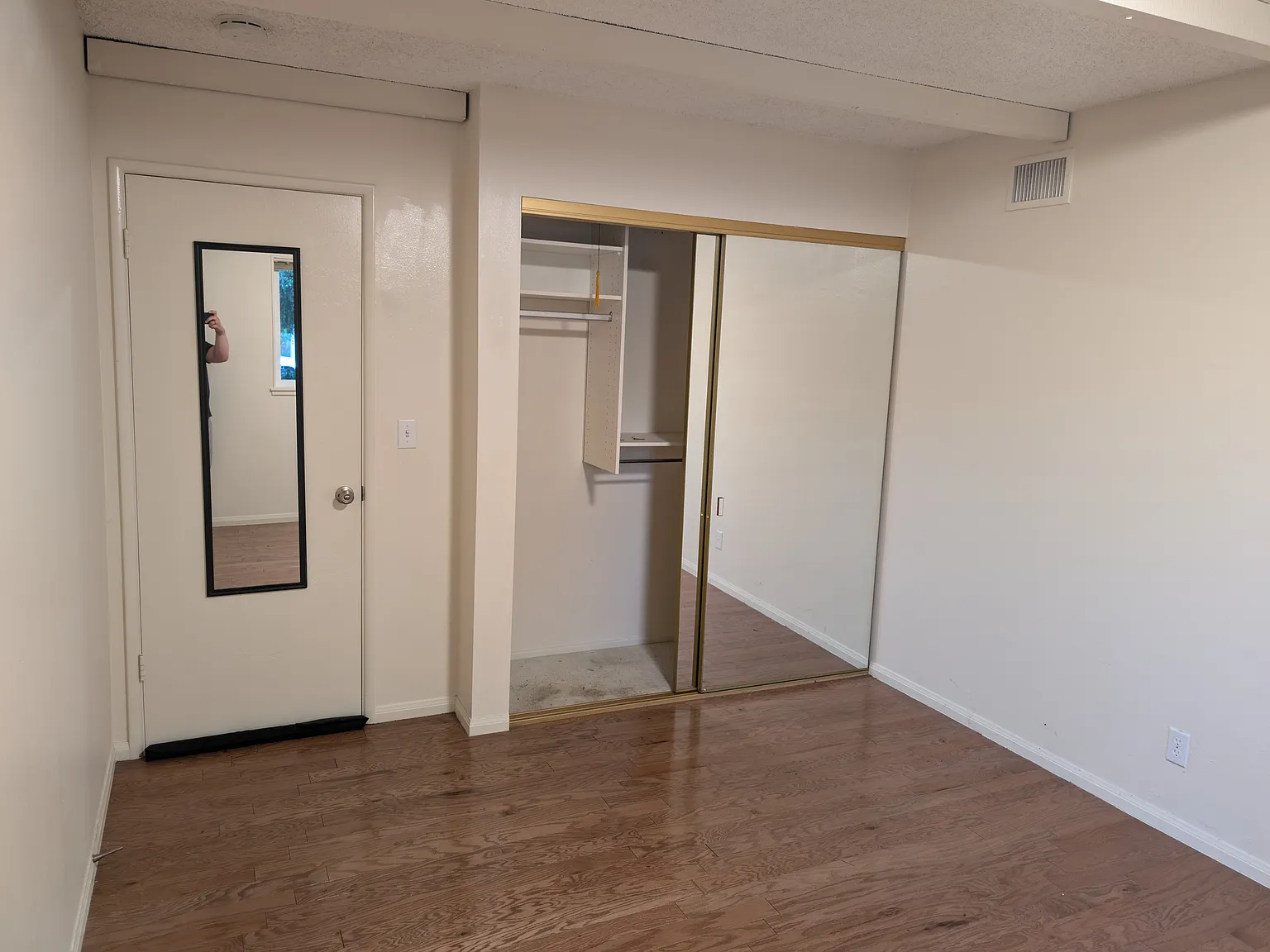 3 bed, 1950 sqft, $1,500 — Photo 3