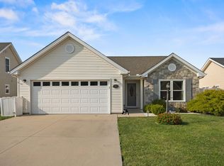 712 Newton Dr, Champaign, IL 61822