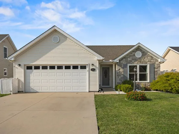 712 Newton Dr, Champaign, IL 61822