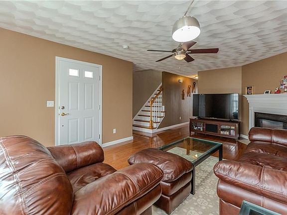 3rd image of 153 Cheshire Dr