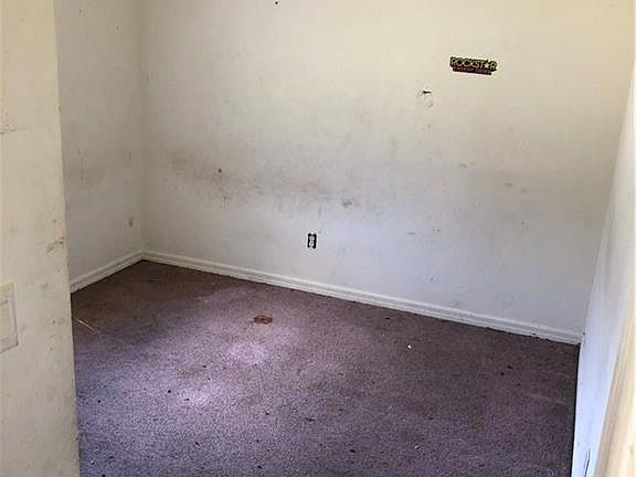 3rd image of 4853 Leonard Blvd S