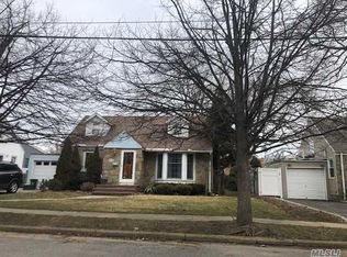 325 Oltmann Rd, East Meadow, NY 11554