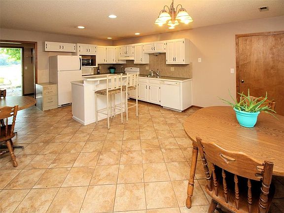 2nd image of 120 S Village Ter