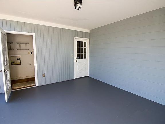 3rd image of 3209 19th Ave W