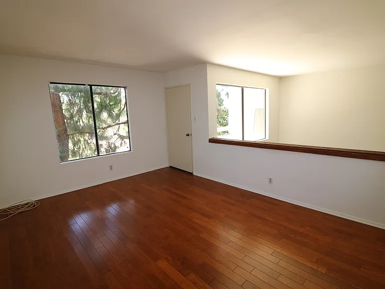 4425 Whitsett Ave #213 — Photo 18