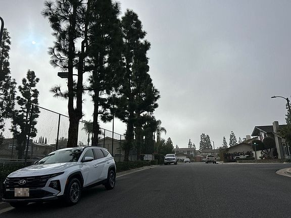 5th image of 209 Saratoga Ave