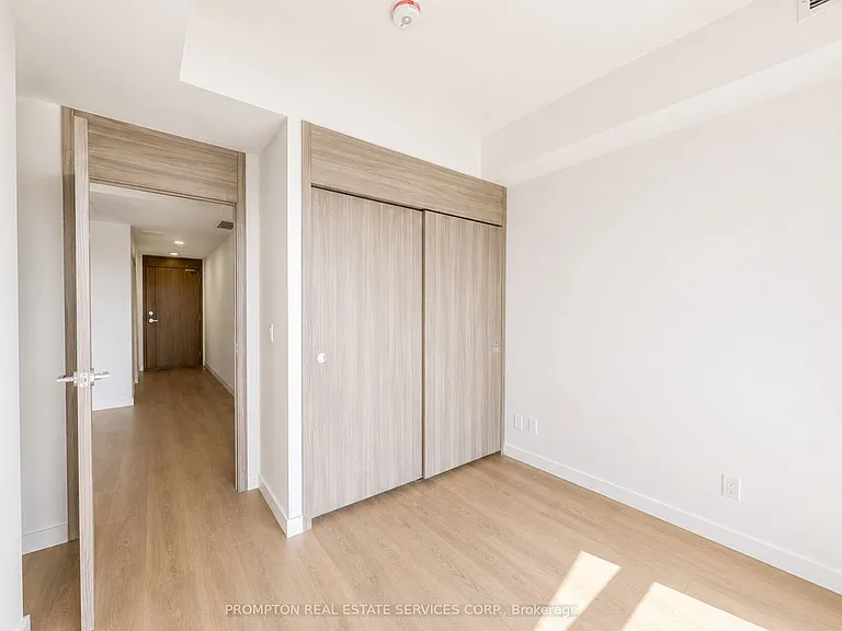75 Billes Hts #1801 — Photo 7