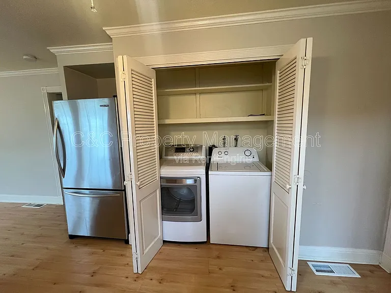 250 Monroe St #1 — Photo 5