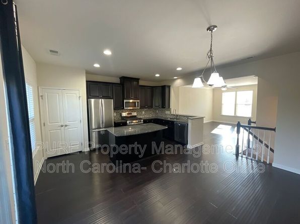 522 Pemberwich Pl, Cary, NC 27519