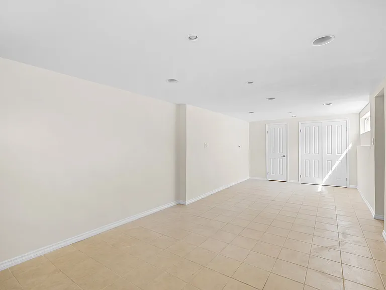 1635 Grandview Ave — Photo 23