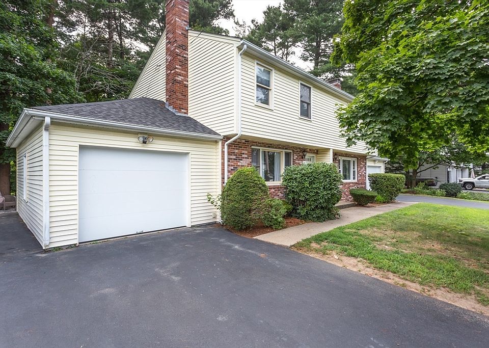 1st image of 11 Buena Vista Dr Unit 11