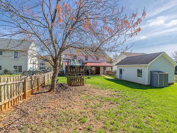 5th image of 1547 Broad Crossing Rd