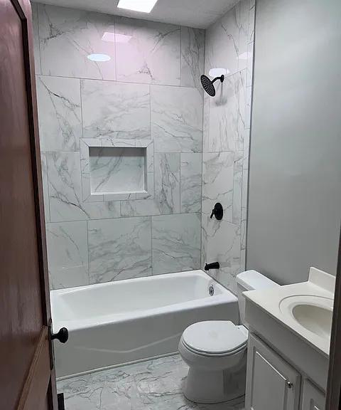 1st Floor Bath