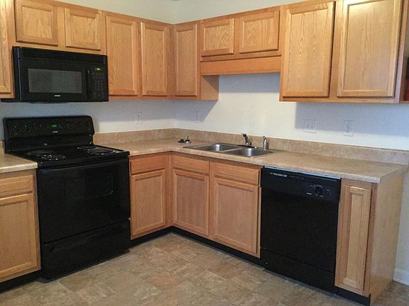 3rd image of 249 Executive Ave