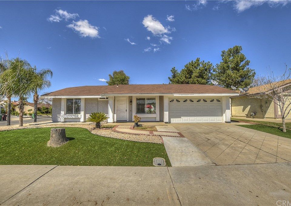 1st image of 25162 Fir Ave