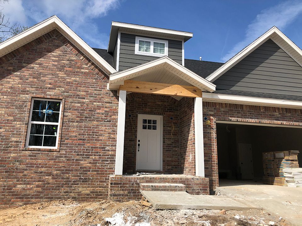 1st image of 16 Francis Dr