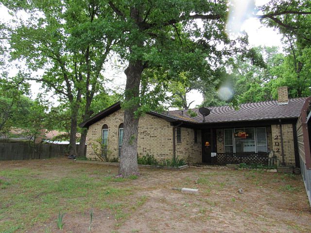 1st image of 202 Catalpa St