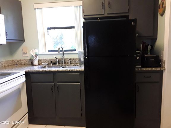 2nd image of 33 Cardinal Dr #B