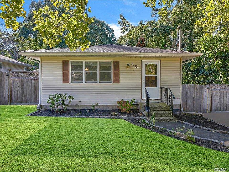 1st image of 569 Boxwood Dr