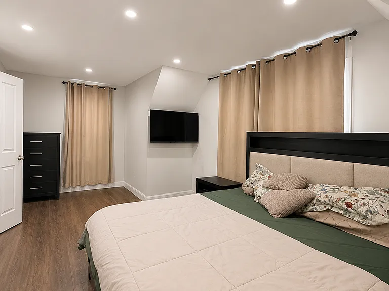 133 Pearsall Ave #4 — Photo 10
