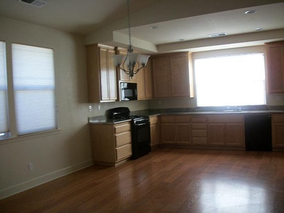 2nd image of 1246 Wrigley St