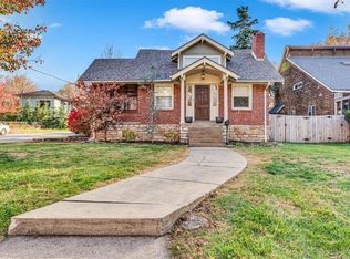 2201 W 73rd St, Prairie Village, KS 66208