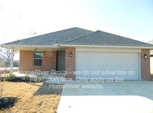 211 Saint Charles Way, Midwest City, OK 73130