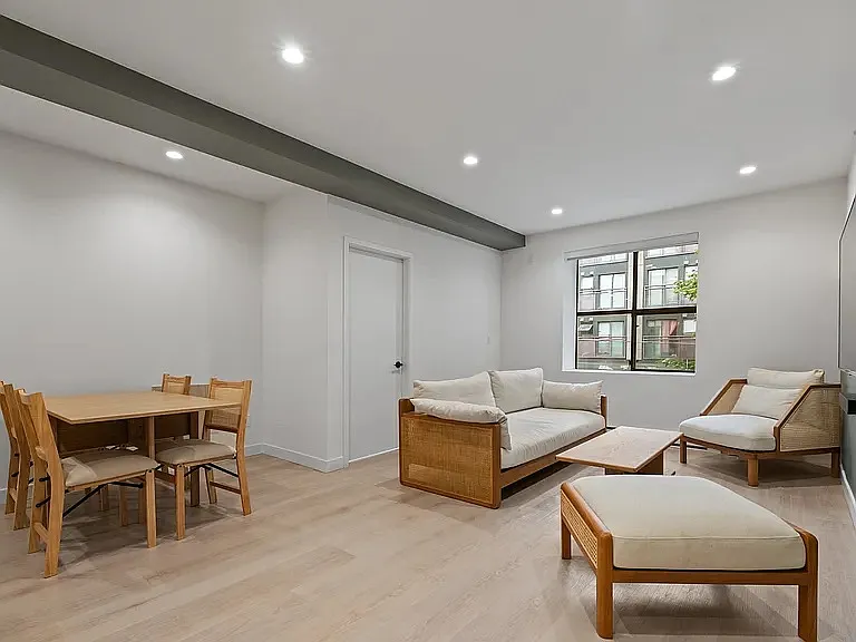 382 Powell St #201/1 photo 1