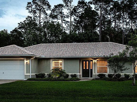 3rd image of 40 Poinsettia Ln