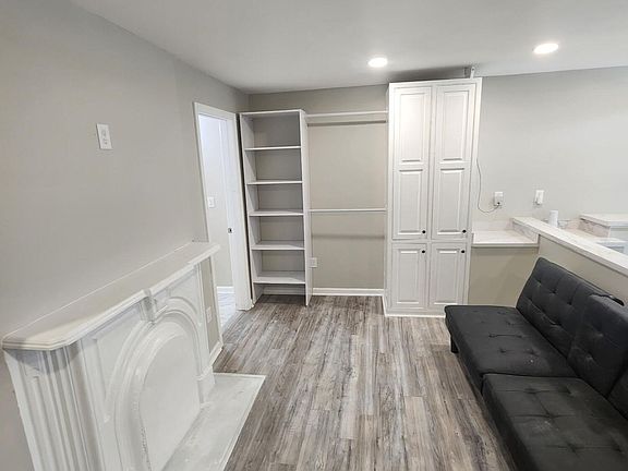 3rd image of 2142 Duncan St
