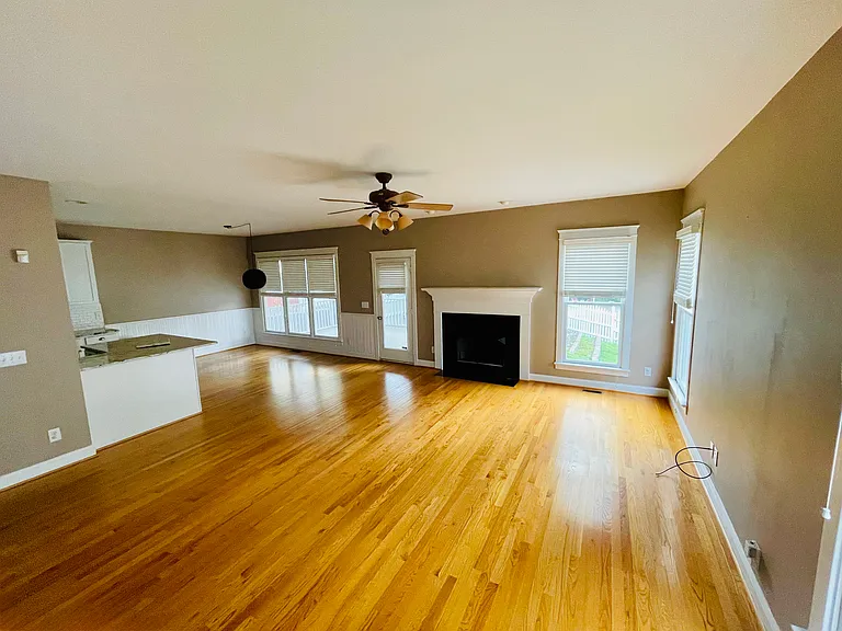 112 Westside Dr — Photo 12