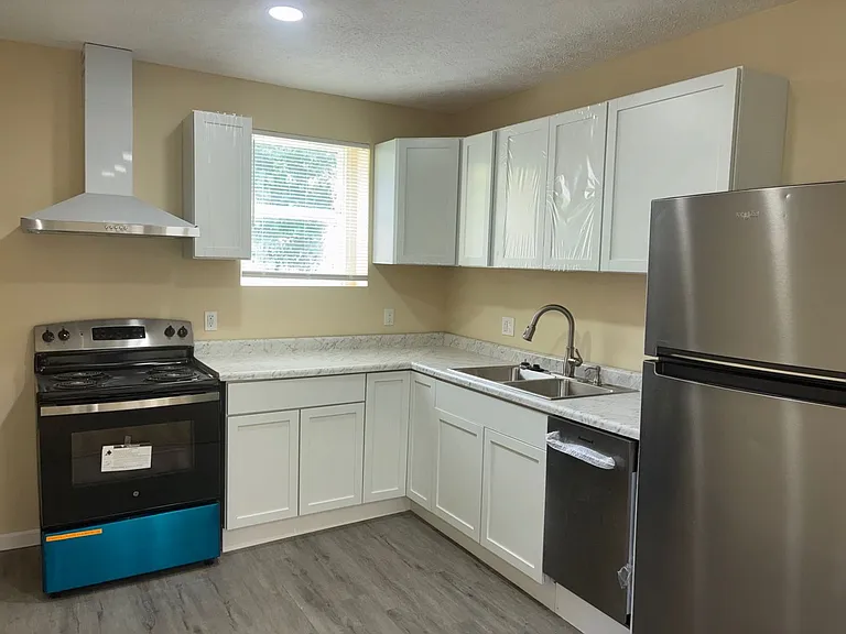 2400 Oberlin Ave — Photo 46