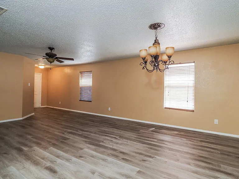 5213 Bedfordshire Dr — Photo 5