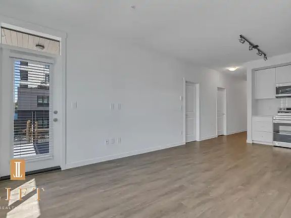 5th image of 15735 85th Ave #217