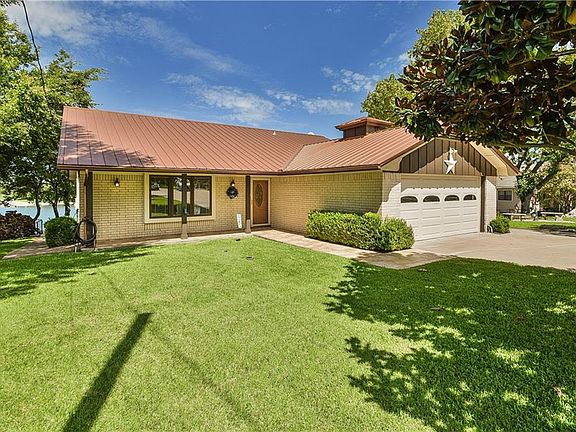 3rd image of 302 Peninsula Ct