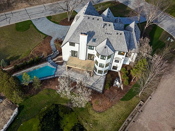 2nd image of 9280 Cascade Cir