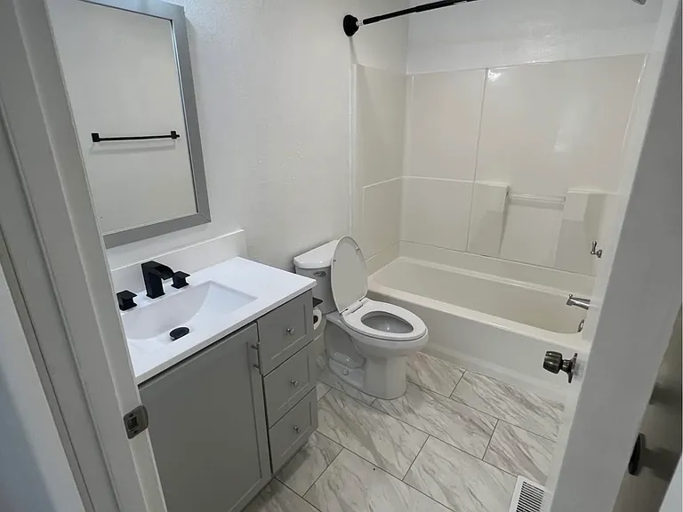 1015 Raffon Ct SE #1015 — Photo 5