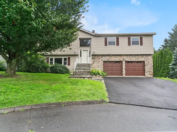 26 Nutmeg Lane, Fairfield, CT 06824