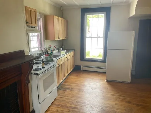 62 Spring St APT 101, Saco, ME 04072