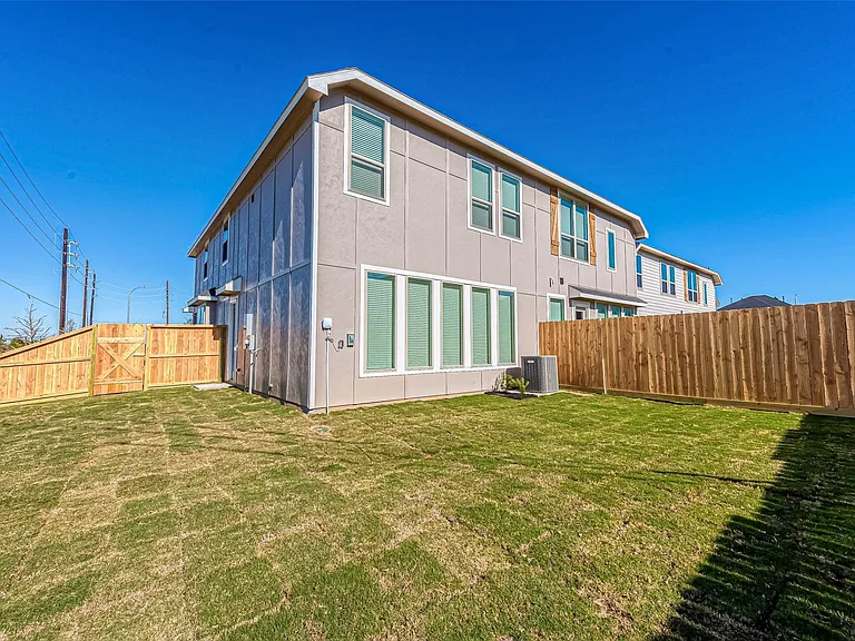 5402 Holly Haven Ct — Photo 46