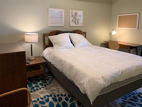 5th image of 620 Glen Iris Dr NE Unit 401