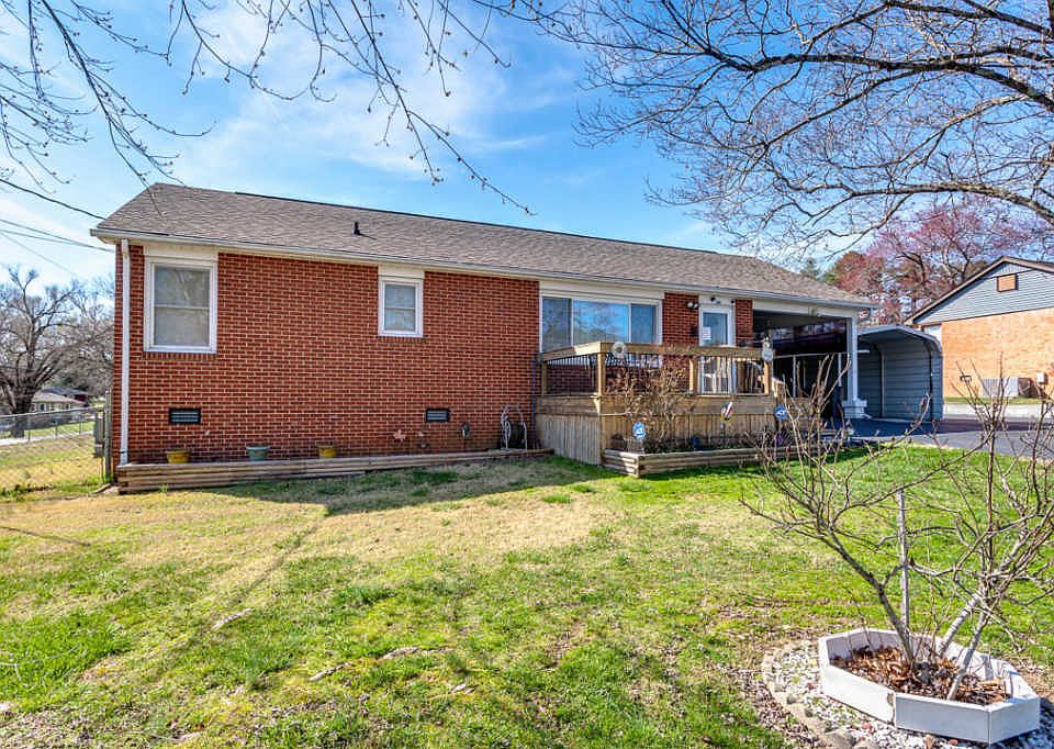 1st image of 106 Willowbrook Dr