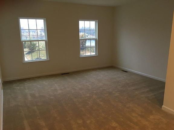 Large master suite, 2 walk-in closets