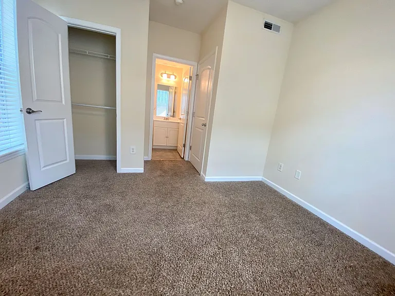 11 Maverick Dr — Photo 134