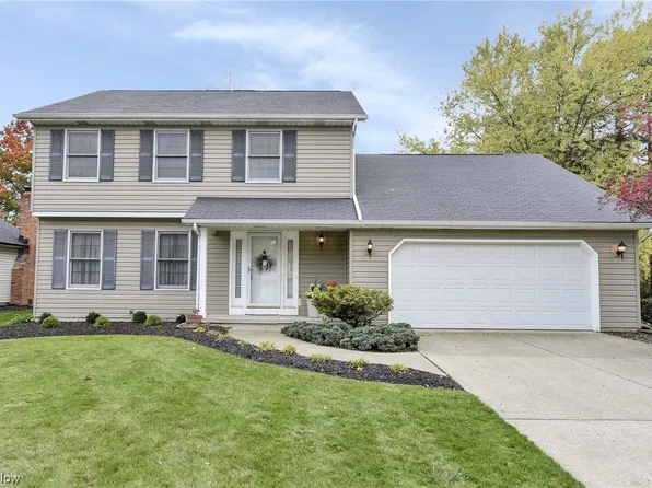 18675 Admiralty Dr, Strongsville, OH 44136