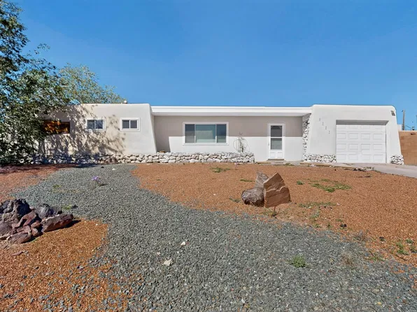 5723 Fairfax Dr NW, Albuquerque, NM 87114