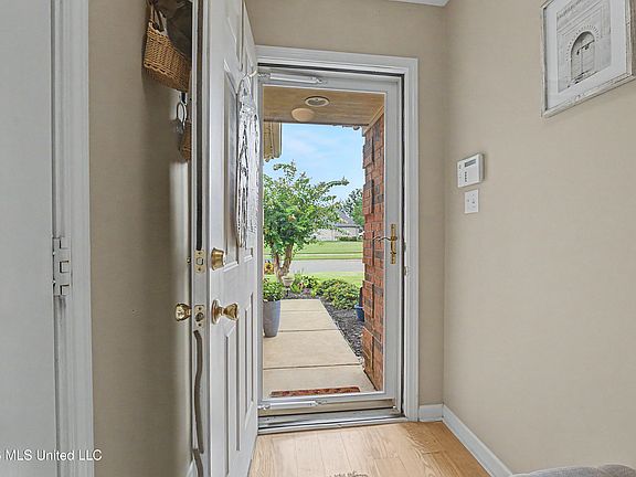 5th image of 5981 Sheffield Dr